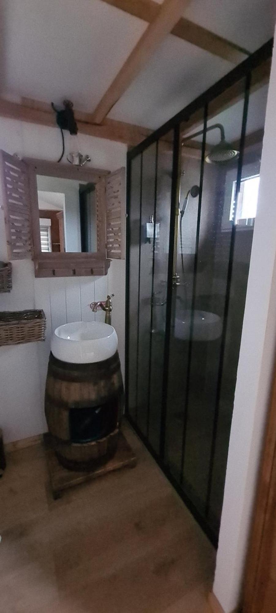 Вилла Les Milles Bottes Et Ses Roulottes Encausse-les-Thermes Экстерьер фото