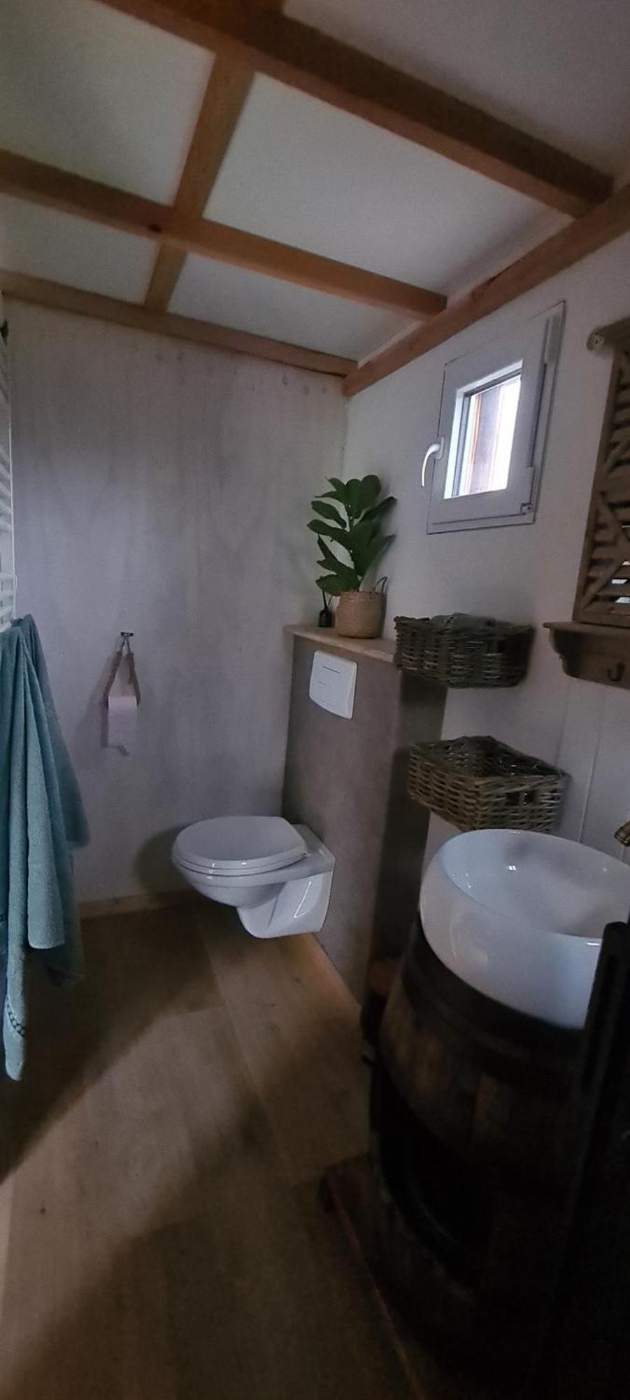 Вилла Les Milles Bottes Et Ses Roulottes Encausse-les-Thermes Экстерьер фото